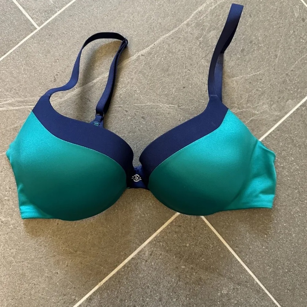 Victoria’s Secret Very Sexy Push-Up Bra 34c